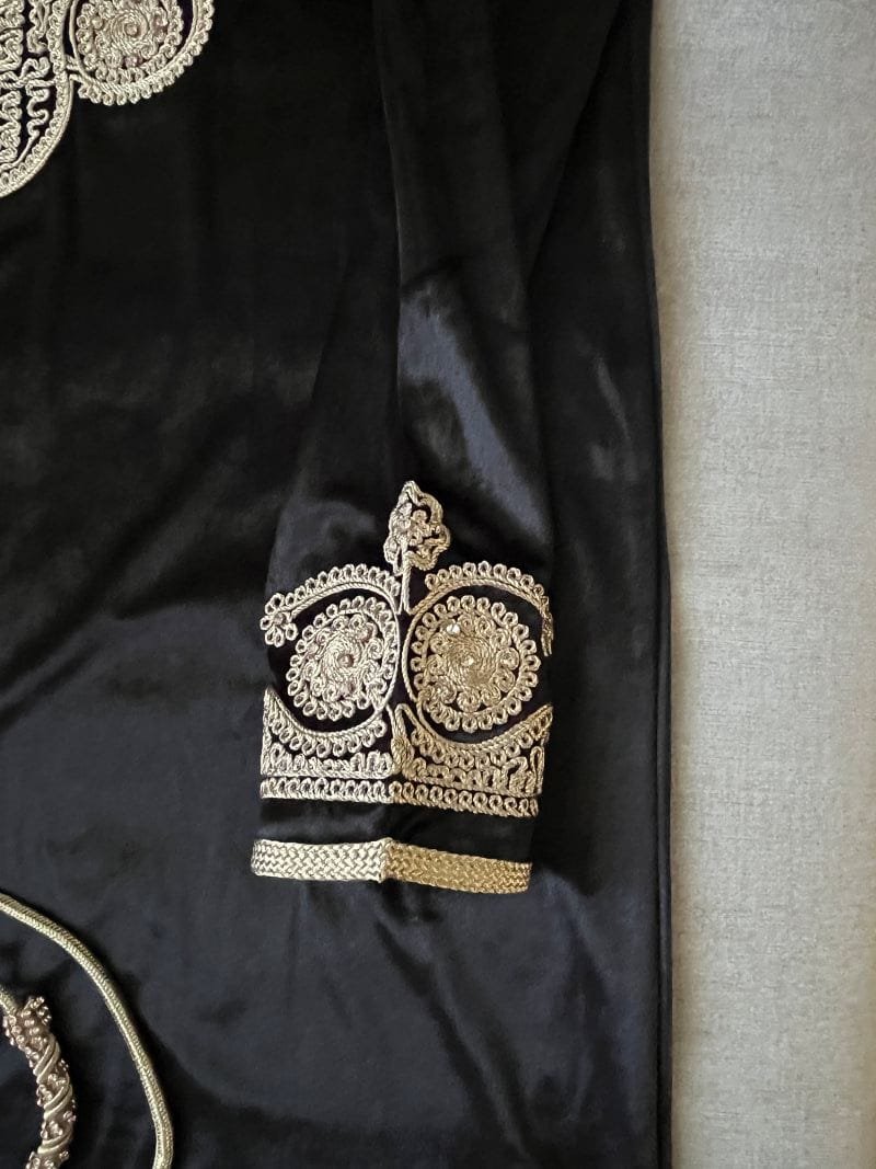 kaftan marocain noir avec broderies