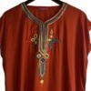 caftan marocain avec des manches courtes et larges