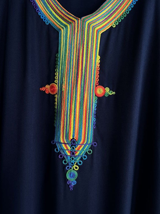 caftan marocain avec broderies multi couleur